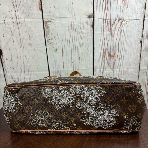 LOUIS VUITTON Dentelle Batignolles Horizontal Bag Limited Edition Silver EUC - Picture 6 of 17